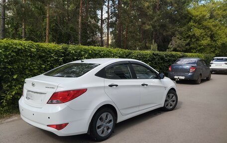 Hyundai Solaris II рестайлинг, 2015 год, 1 230 000 рублей, 3 фотография
