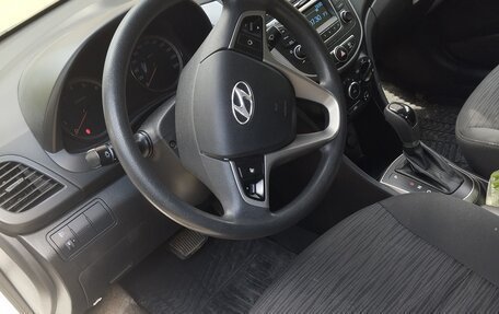 Hyundai Solaris II рестайлинг, 2015 год, 1 230 000 рублей, 6 фотография