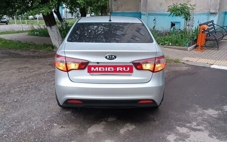 KIA Rio III рестайлинг, 2013 год, 850 000 рублей, 2 фотография