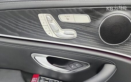 Mercedes-Benz E-Класс, 2021 год, 4 300 000 рублей, 18 фотография