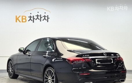 Mercedes-Benz E-Класс, 2022 год, 4 290 000 рублей, 2 фотография