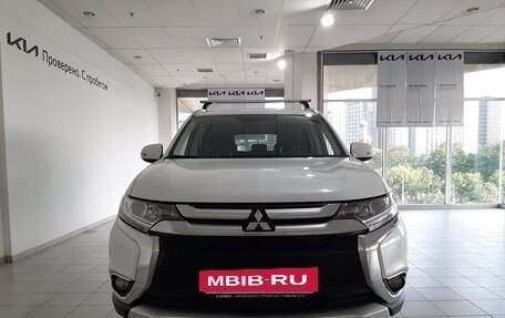 Mitsubishi Outlander III рестайлинг 3, 2018 год, 1 560 000 рублей, 8 фотография