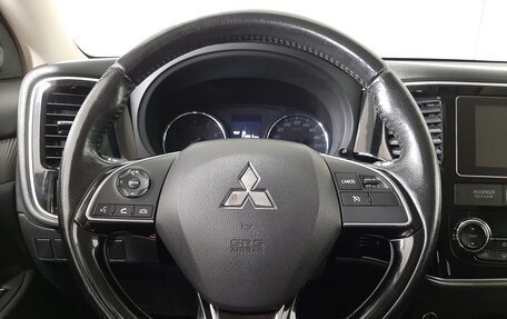 Mitsubishi Outlander III рестайлинг 3, 2018 год, 1 560 000 рублей, 16 фотография