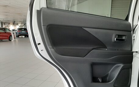 Mitsubishi Outlander III рестайлинг 3, 2018 год, 1 560 000 рублей, 25 фотография