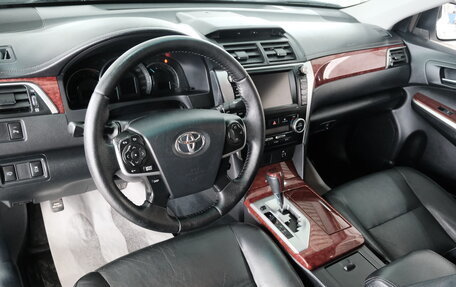 Toyota Camry, 2013 год, 2 049 000 рублей, 10 фотография