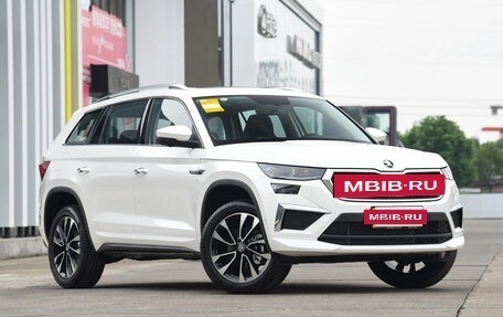 Skoda Kodiaq I, 2025 год, 3 840 000 рублей, 3 фотография