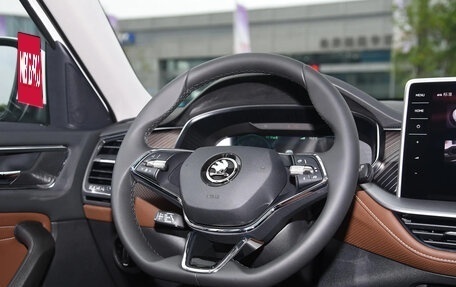 Skoda Kodiaq I, 2025 год, 3 840 000 рублей, 9 фотография