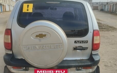 Chevrolet Niva I рестайлинг, 2003 год, 130 000 рублей, 3 фотография