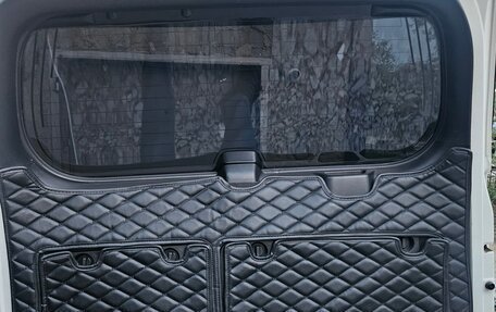 Toyota Land Cruiser Prado 150 рестайлинг 2, 2015 год, 4 200 000 рублей, 13 фотография