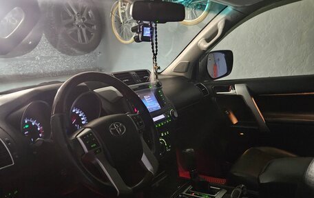 Toyota Land Cruiser Prado 150 рестайлинг 2, 2015 год, 4 200 000 рублей, 11 фотография