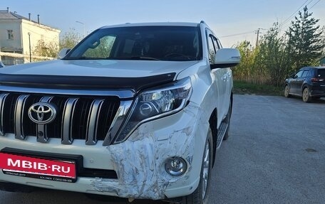 Toyota Land Cruiser Prado 150 рестайлинг 2, 2015 год, 4 200 000 рублей, 18 фотография