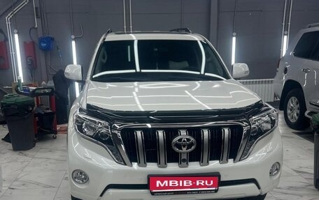 Toyota Land Cruiser Prado 150 рестайлинг 2, 2015 год, 4 200 000 рублей, 16 фотография