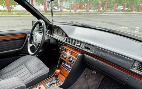Mercedes-Benz W124, 1992 год, 420 000 рублей, 32 фотография