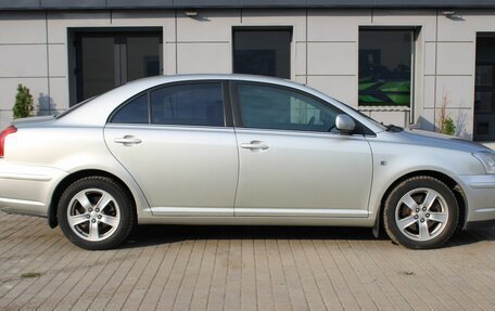 Toyota Avensis III рестайлинг, 2004 год, 580 000 рублей, 4 фотография