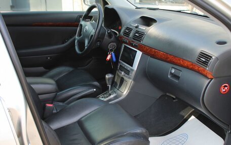 Toyota Avensis III рестайлинг, 2004 год, 580 000 рублей, 16 фотография