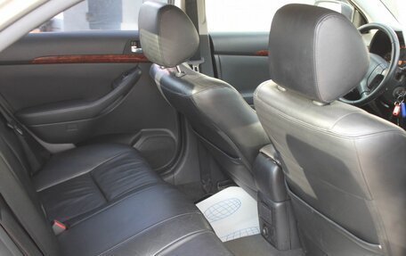 Toyota Avensis III рестайлинг, 2004 год, 580 000 рублей, 15 фотография