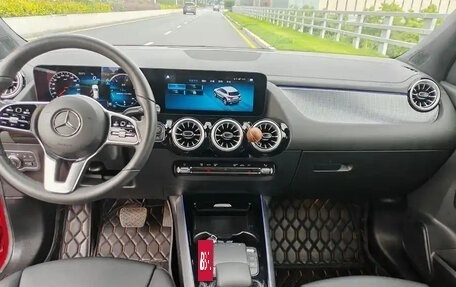 Mercedes-Benz GLA, 2022 год, 2 600 000 рублей, 5 фотография