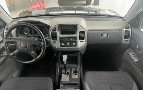 Mitsubishi Pajero III рестайлинг, 2005 год, 799 000 рублей, 13 фотография