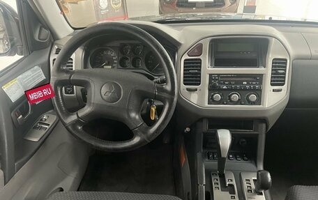 Mitsubishi Pajero III рестайлинг, 2005 год, 799 000 рублей, 14 фотография