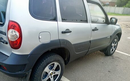 Chevrolet Niva I рестайлинг, 2013 год, 590 000 рублей, 2 фотография