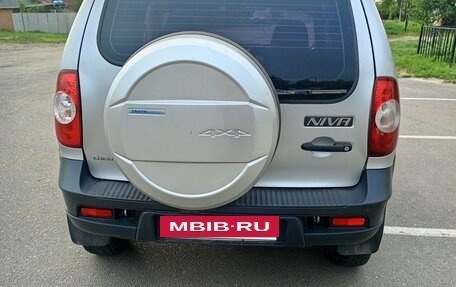 Chevrolet Niva I рестайлинг, 2013 год, 590 000 рублей, 3 фотография