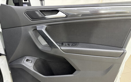 Volkswagen Tiguan II, 2018 год, 2 380 000 рублей, 6 фотография