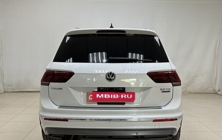 Volkswagen Tiguan II, 2018 год, 2 380 000 рублей, 4 фотография