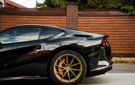 Ferrari 812, 2018 год, 33 000 000 рублей, 13 фотография