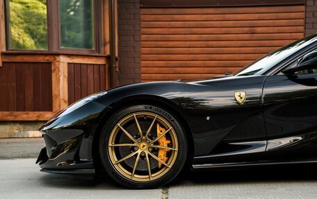Ferrari 812, 2018 год, 33 000 000 рублей, 12 фотография