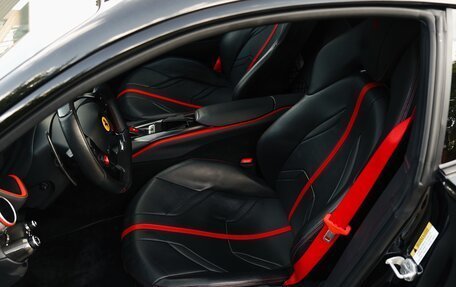 Ferrari 812, 2018 год, 33 000 000 рублей, 22 фотография