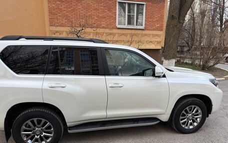 Toyota Land Cruiser Prado 150 рестайлинг 2, 2018 год, 6 050 000 рублей, 3 фотография