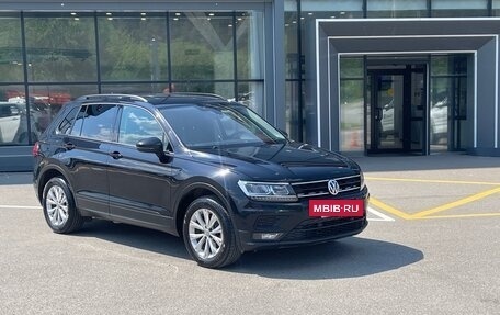 Volkswagen Tiguan II, 2019 год, 1 685 000 рублей, 3 фотография