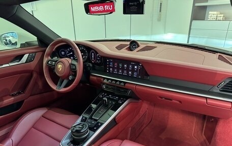 Porsche 911, 2024 год, 17 600 000 рублей, 9 фотография