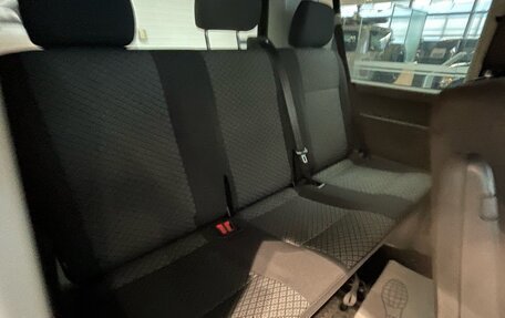 Volkswagen Caravelle T6 рестайлинг, 2020 год, 3 999 000 рублей, 18 фотография