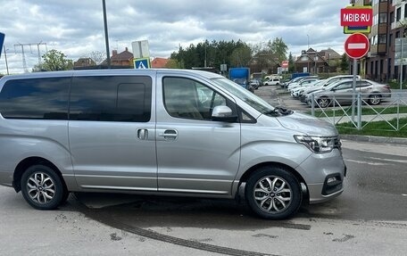 Hyundai H-1 II рестайлинг, 2019 год, 2 800 000 рублей, 3 фотография