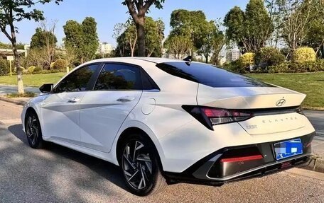 Hyundai Elantra, 2023 год, 1 345 000 рублей, 6 фотография