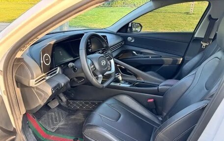 Hyundai Elantra, 2023 год, 1 345 000 рублей, 8 фотография