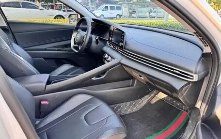 Hyundai Elantra, 2023 год, 1 345 000 рублей, 12 фотография