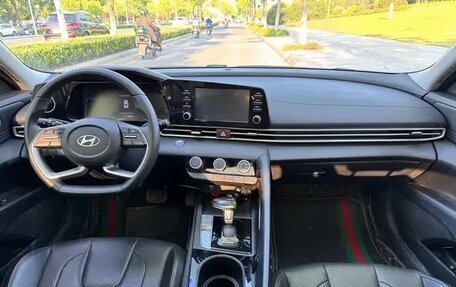 Hyundai Elantra, 2023 год, 1 345 000 рублей, 13 фотография