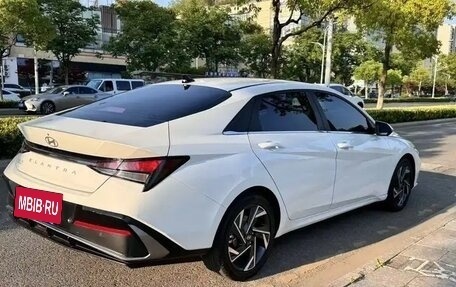 Hyundai Elantra, 2023 год, 1 345 000 рублей, 4 фотография