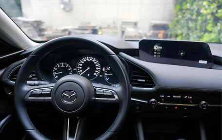 Mazda 3, 2022 год, 1 850 000 рублей, 8 фотография