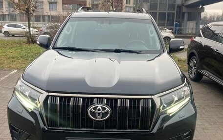 Toyota Land Cruiser Prado 150 рестайлинг 2, 2020 год, 5 800 000 рублей, 2 фотография