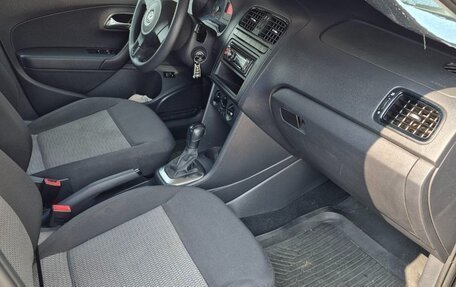 Volkswagen Polo VI (EU Market), 2012 год, 750 000 рублей, 11 фотография