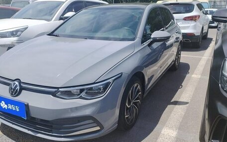 Volkswagen Golf VIII, 2022 год, 1 660 000 рублей, 1 фотография