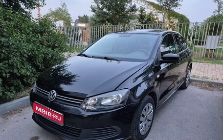 Volkswagen Polo VI (EU Market), 2012 год, 750 000 рублей, 1 фотография