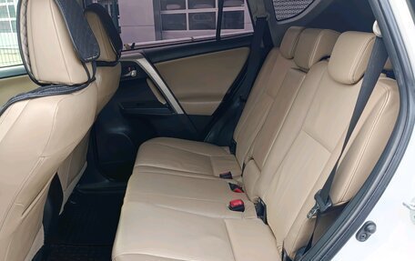 Toyota RAV4, 2014 год, 1 600 000 рублей, 21 фотография