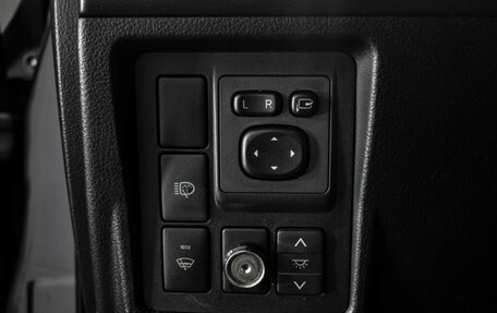 Toyota Land Cruiser Prado 150 рестайлинг 2, 2010 год, 2 549 000 рублей, 11 фотография