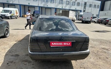 Mercedes-Benz E-Класс, 1997 год, 524 000 рублей, 4 фотография