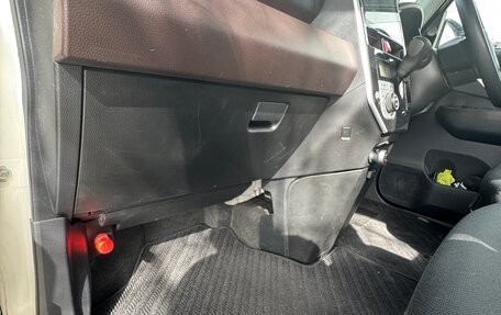 Toyota Roomy I, 2018 год, 1 000 000 рублей, 11 фотография