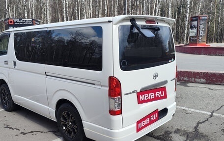 Toyota HiAce H200, 2015 год, 3 550 000 рублей, 5 фотография